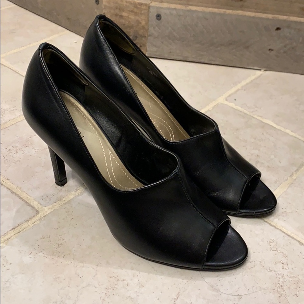 Tahari Open-toe Pumps
